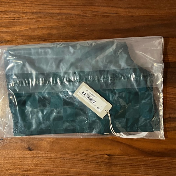 Kith Checkered Satin Collins Short in Chronicle Men’s Size Large Summer 2024. - Picture 6 of 8